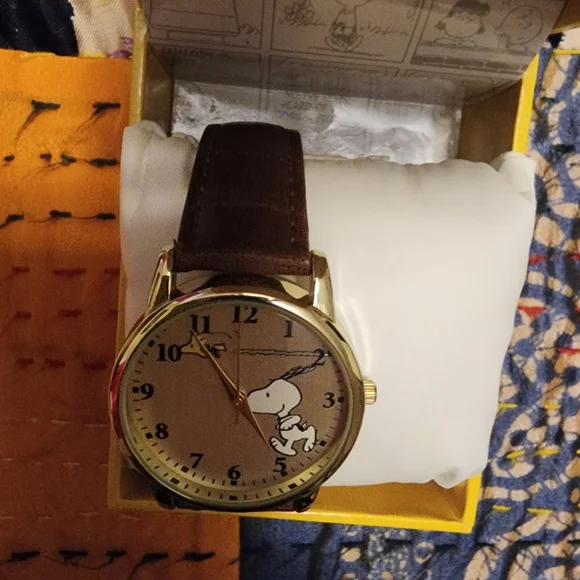 Peanuts Snoopy Gold and Brown Watch - Picture 2 of 4